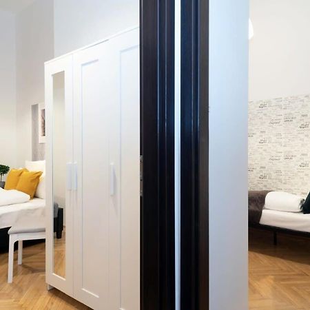 Ultra Central Large Stylish Apartment Budapest Exterior photo