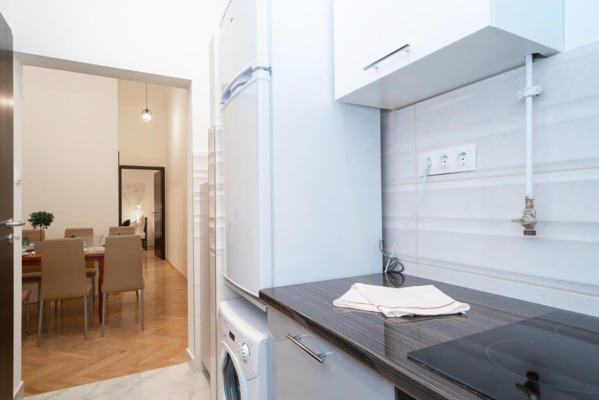 Ultra Central Large Stylish Apartment Budapest Exterior photo